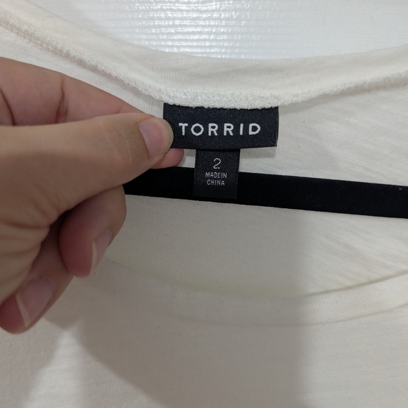 Torrid White Cotton Modal Slub + Clip Dot Print Fabric Mixed Dolman Tee Size 2 - Picture 3 of 10